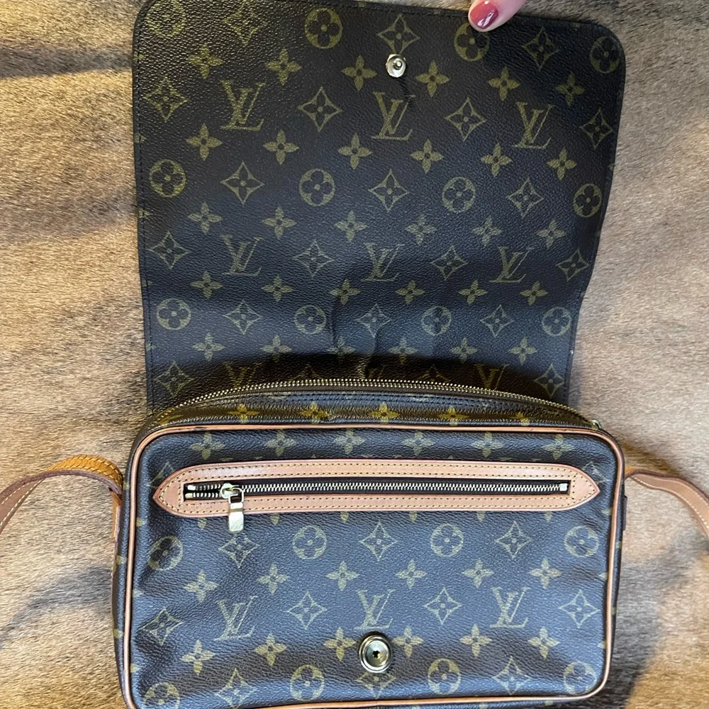 Louis Vuitton Saint Germain Monogram Canvas Crossbody Bag - Picture 5 of 8
